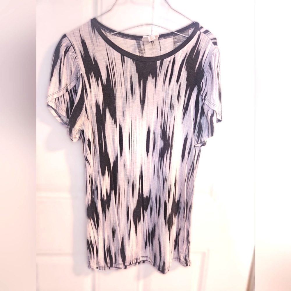 LuLaRoe Olive Tee